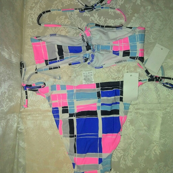 Swimsuit - Picture 2 of 5